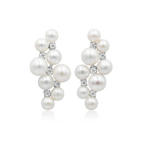 パールイヤリング。アコヤ真珠を使用した上品なデザインのオリジナルジュエリー。